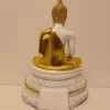 bb100007 siddende buddha hvid med guldfarve bb100007 siddende buddha hvid med guldfarve