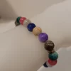 bb100135 Armbånd med perler med festlige farver (8mm perler)