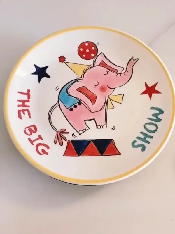 bb101013 Tallerken med elefant